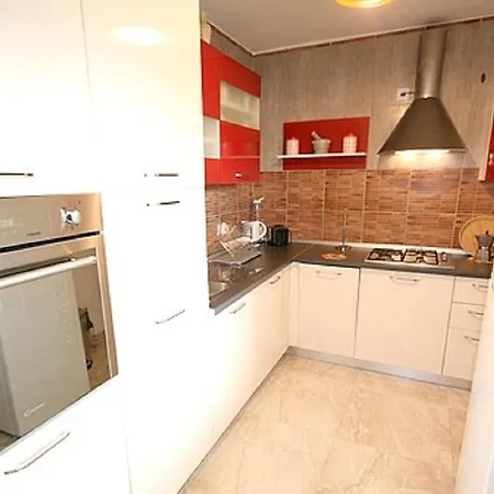 In With Terrace, Air Conditioning, Wifi, Washing Machine Apartment *