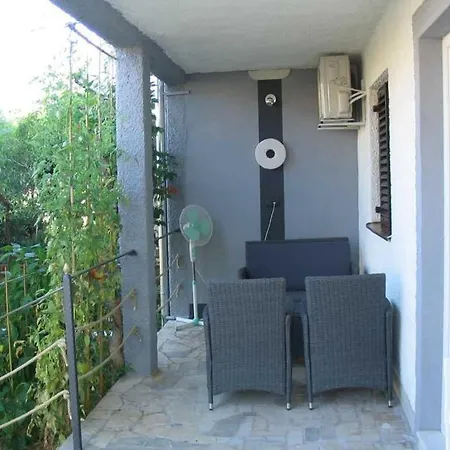In With Terrace, Air Conditioning, Wifi, Washing Machine