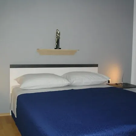 Apartment In With Terrace, Air Conditioning, Wifi, Washing Machine *