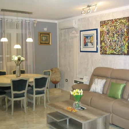 In With Terrace, Air Conditioning, Wifi, Washing Machine * Fazana
